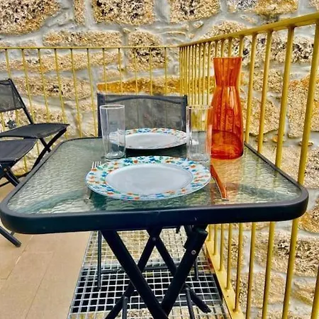 Padre Antonio Vieira Flat E - 2 Bedroom Near Campanha Train Station Apartment