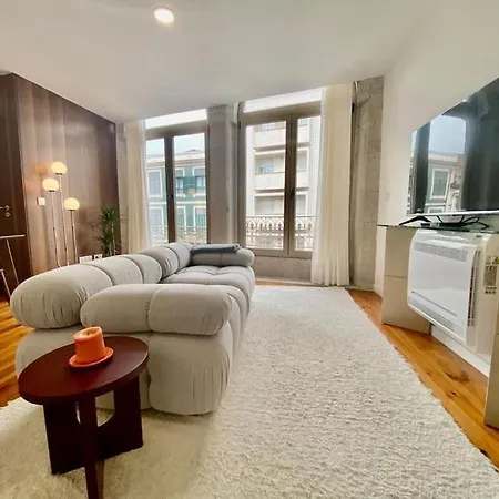 Padre Antonio Vieira Flat E - 2 Bedroom Near Campanha Train Station Apartment *
